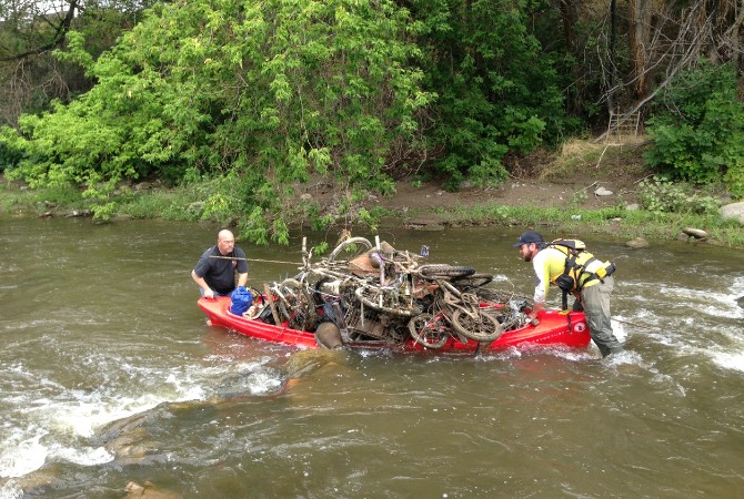 canoewithtrashphotobyHannahSanger